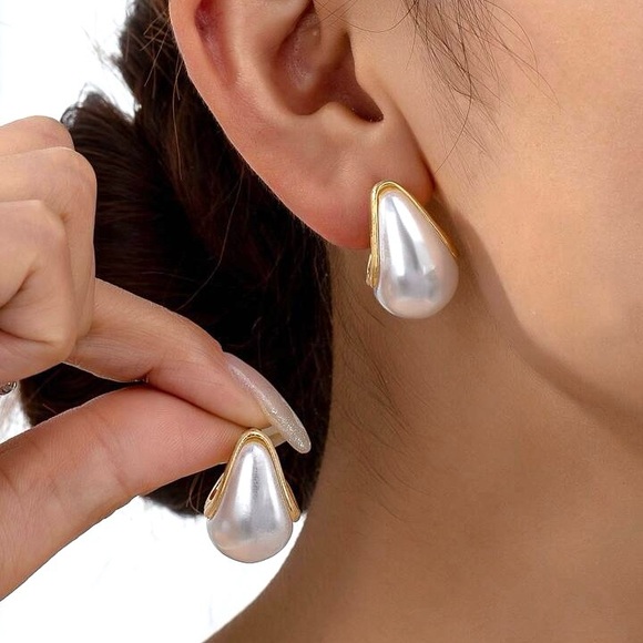 House of Harlow 1960 Jewelry - House of Harlow 1960 Pearl J-Hoop Gold Earrings